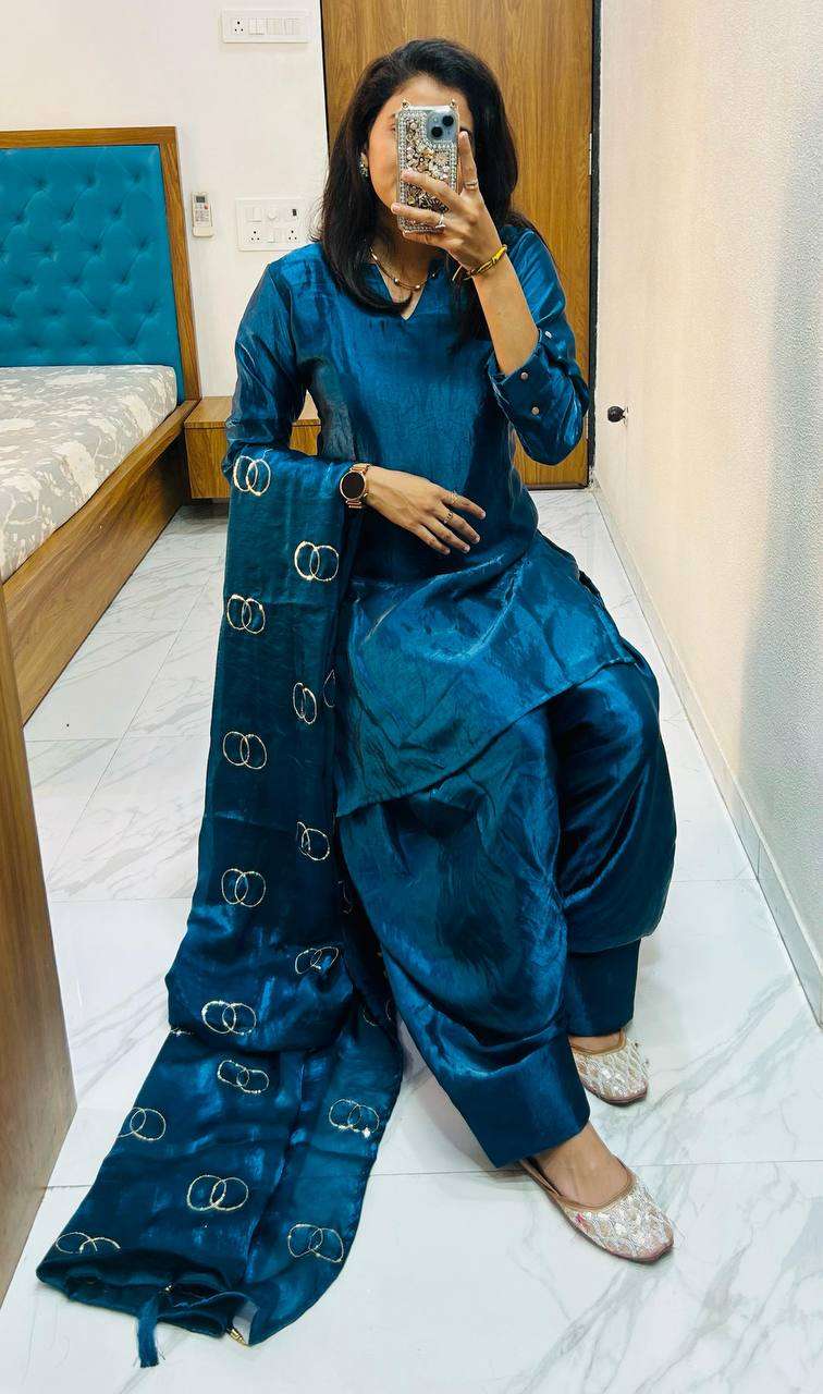 Women's Fendi Silk Solid Muslim Straight Kurti With Pant and Dupatta set - Image 10